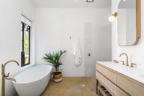 Your Luxury Escape - Fairway