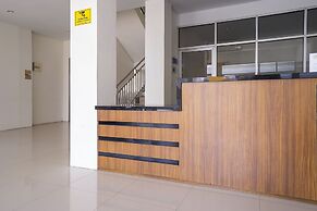 OYO 2695 D'es Guest House