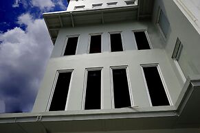 UROOMS Senayan