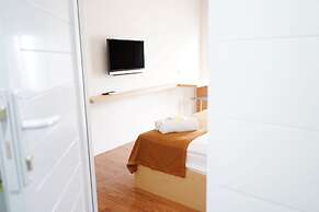 UROOMS Senayan