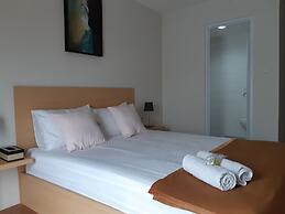 UROOMS Senayan