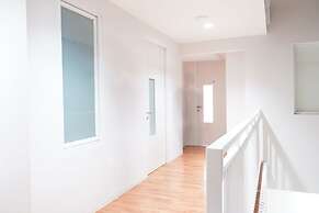 UROOMS Senayan