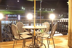 Persimmon Tourist Hotel
