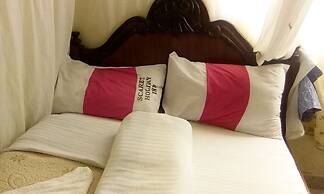 Scarlet Holiday Inn
