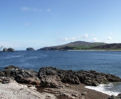 3-bed House in Clonmany With Panoramic Hillside Se