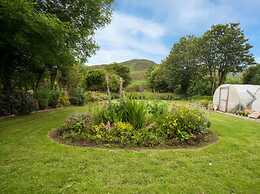 3-bed House in Clonmany With Panoramic Hillside Se