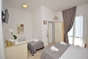 Lively Hotel