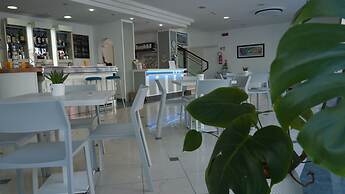 Lively Hotel