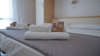 Lively Hotel