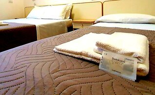 Lively Hotel