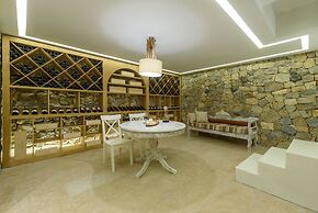 Phaos at Cellaria Estate