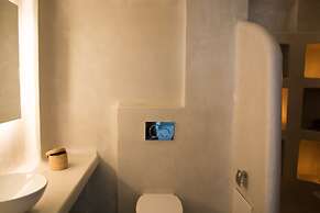 Amphitrite Suites Santorini