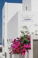Amphitrite Suites Santorini