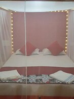 Clara's Huts