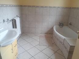 Hazelonz Guest House