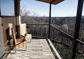 Lost Ridge Inn