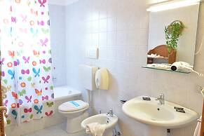 Room-two-room Apartment