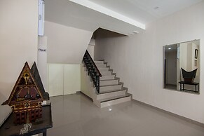 OYO 2382 Wisata Hotel
