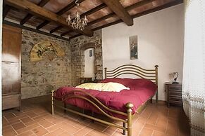 Rustic Tuscan Style Apartment