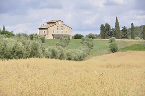 Rustic Tuscan Style Apartment