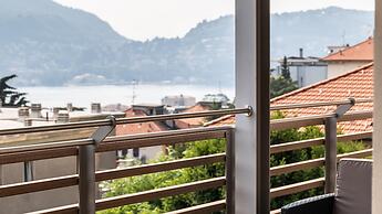 Como Luxury Lake View Spa
