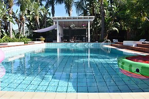 Suite Margherita With Private Garden and Shared Pool