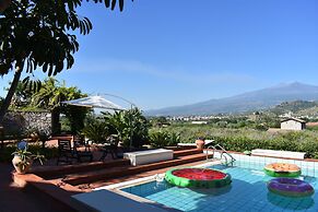 Suite Margherita With Private Garden and Shared Pool