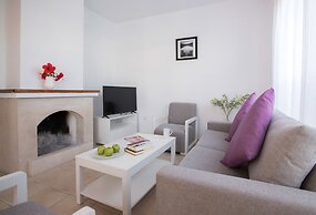 Resitour - Perneri Villas
