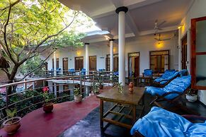 Arugambay Resort