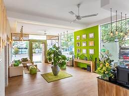 J Leaf Hotel