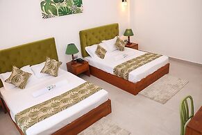J Leaf Hotel