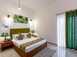 J Leaf Hotel