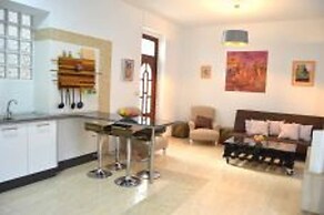 Good Companies Veedor Apartment