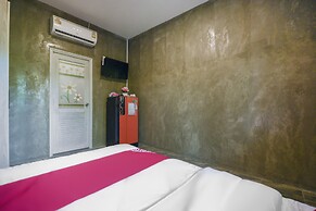 OYO 808 Kawin Home