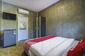 OYO 808 Kawin Home