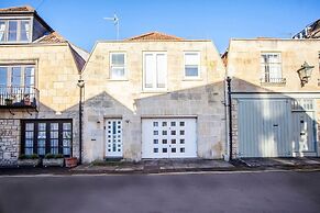 Georgian Coach House Mews Central Bath