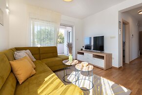Apartment house Ivan John