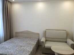 Apartment on Geologorazvedchikov 44a
