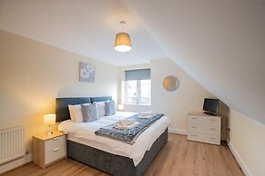 2-bedroom Penthouse, Clockhouse, Hoddesdon