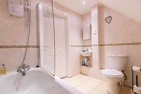 2-bedroom Penthouse, Clockhouse, Hoddesdon