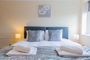 2-bedroom Penthouse, Clockhouse, Hoddesdon