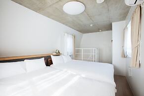 Laffitte Tokyo WEST