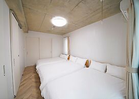 Laffitte Tokyo WEST