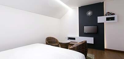 Soar Hotel
