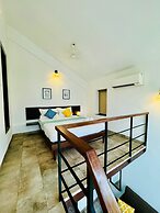 Half Hotel