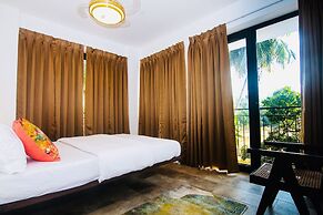 Half Hotel