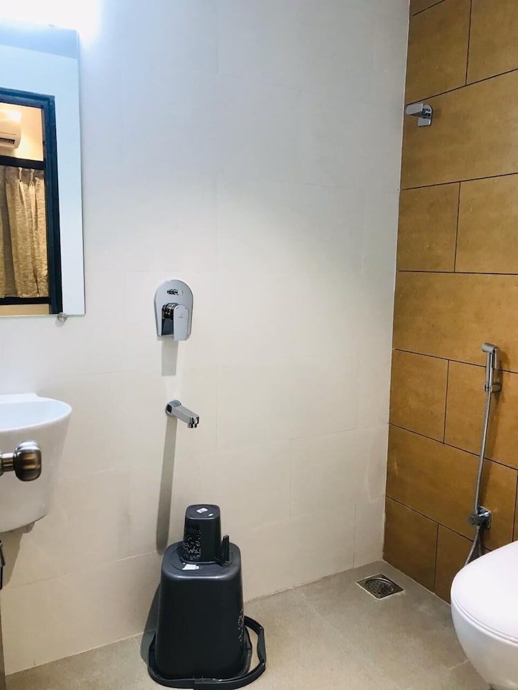 Hotel Flora Suites