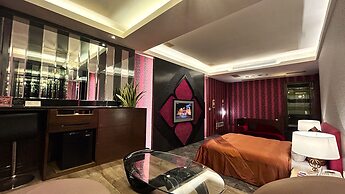 Shining Motel