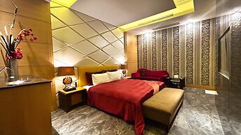 Shining Motel