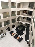 Avalon Courtyard